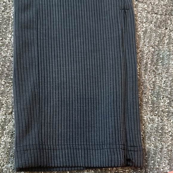 lululemon Ribbed Softstreme Zip-Leg HR Crop 25" BLK Ribbed Joggers Sz 2 NWT - Picture 5 of 6